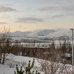 Northstay - Urban Escape, Modern House With 3 Bedrooms, Free Parking * Tromsø