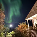Northstay - Urban Escape, Modern House With 3 Bedrooms, Free Parking