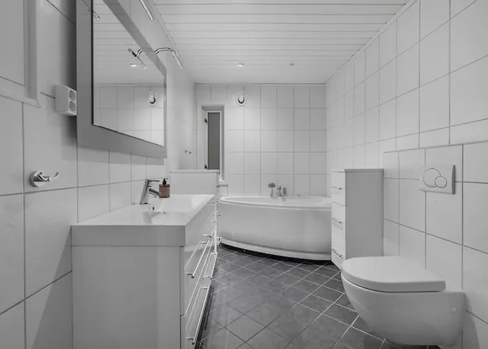Prázdninový dům Northstay - Urban Escape, Modern House With 3 Bedrooms, Free Parking Tromsø