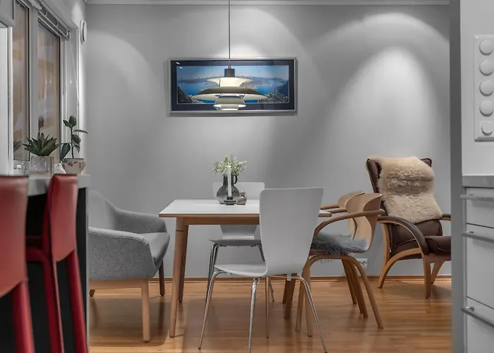 Dom wakacyjny Northstay - Urban Escape, Modern House With 3 Bedrooms, Free Parking *
