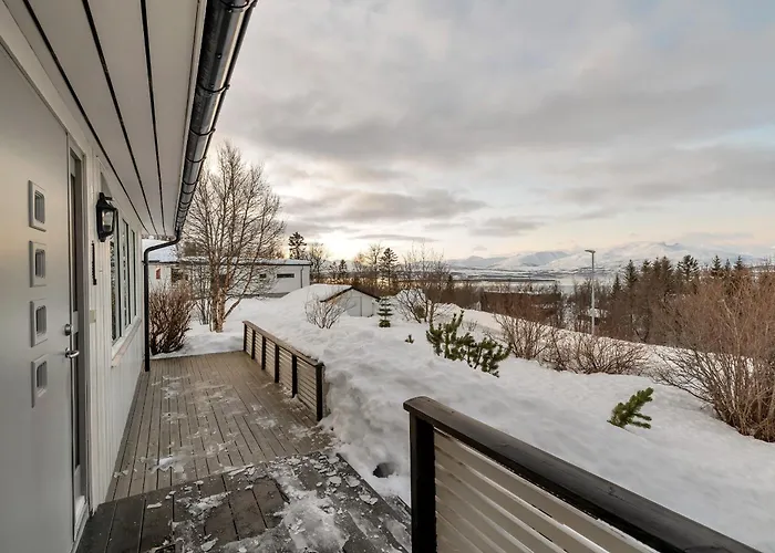 Northstay - Urban Escape, Modern House With 3 Bedrooms, Free Parking Dom wakacyjny Tromsø
