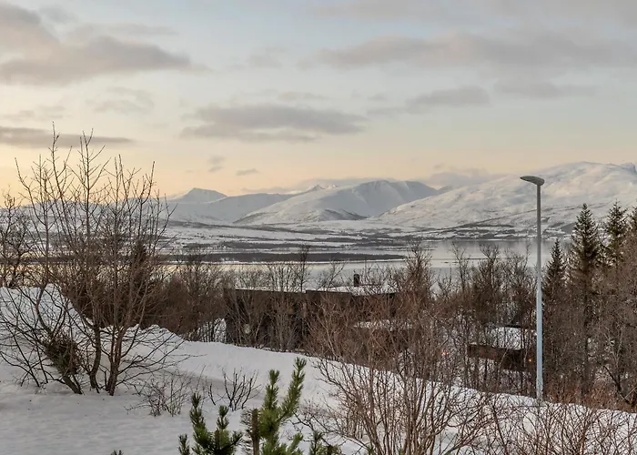 Northstay - Urban Escape, Modern House With 3 Bedrooms, Free Parking * Tromsø