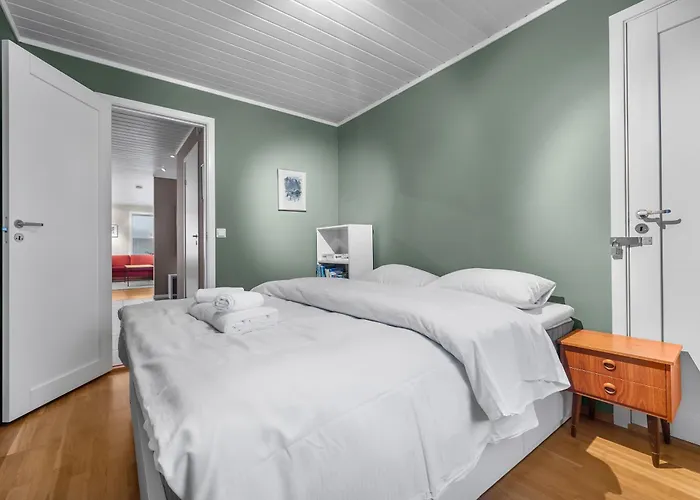 Northstay - Urban Escape, Modern House With 3 Bedrooms, Free Parking Dom wakacyjny *