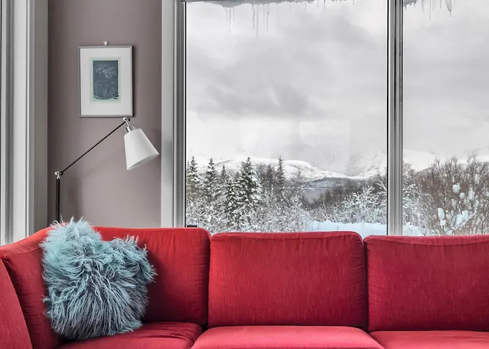 Northstay - Urban Escape, Modern House With 3 Bedrooms, Free Parking